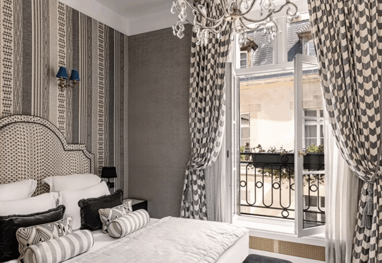 Best Hotelsin Paris Christine Relais, Superior Room at Hotel Christine Relais in Paris